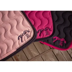 Tapis de selle Eden by Pénélope Diamant - Rose Pâle & Marine